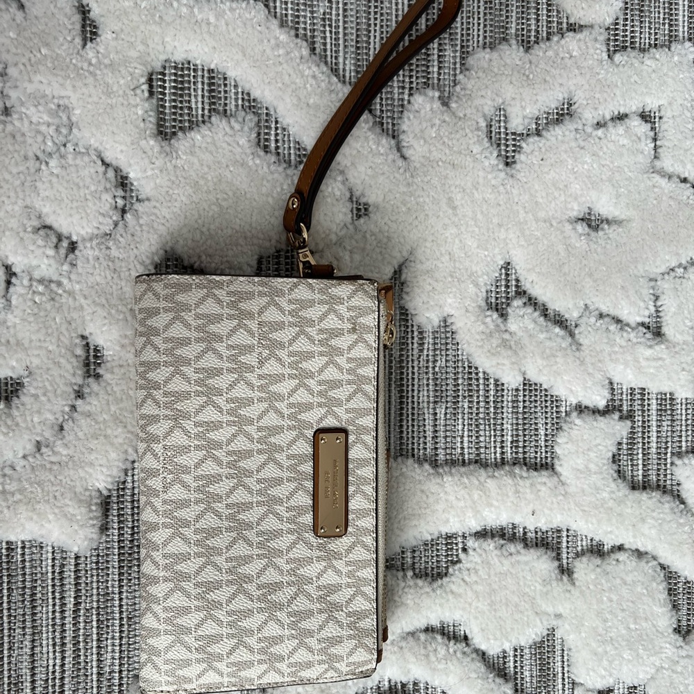 Michael Kors Double Zip Wristlet